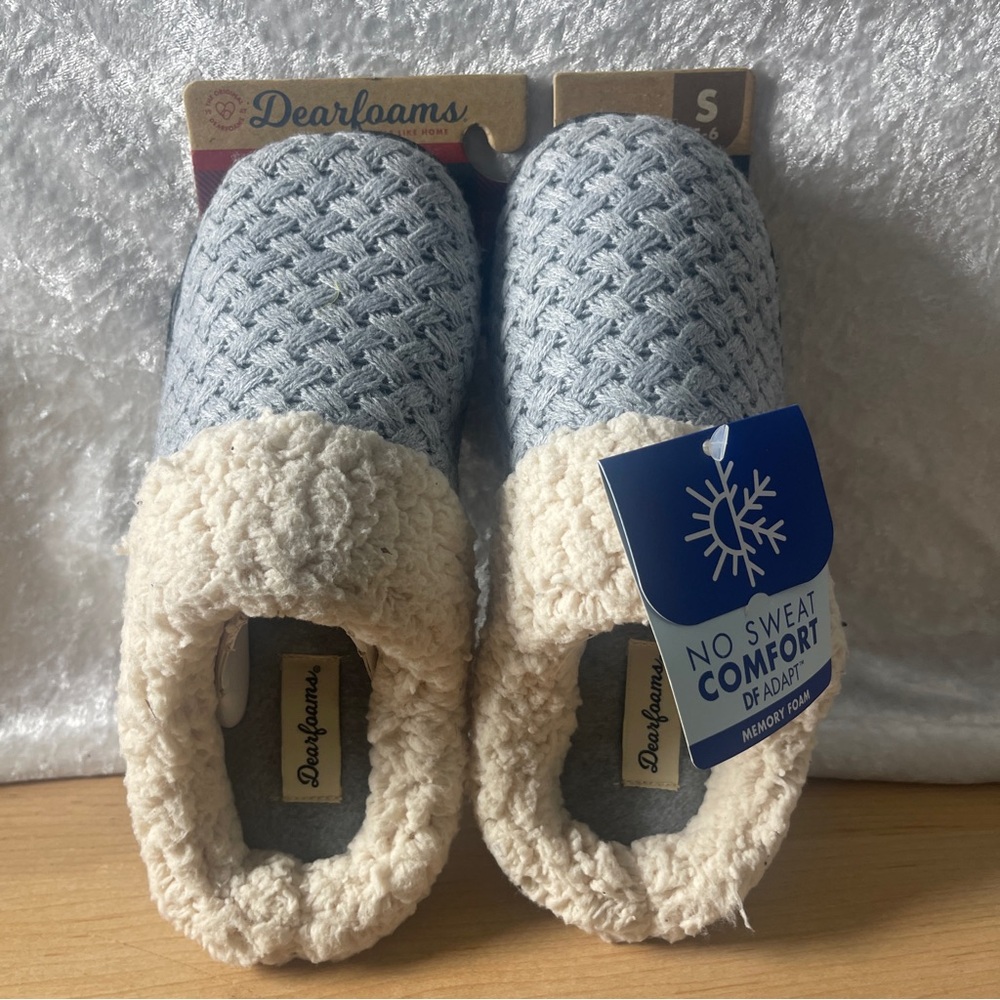 Dearfoams Cozy Slippers in Blue and Cream